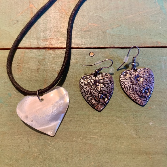 Heart Jewelry - Mother of Pearl Heart & Silver Tone Floral Embossed Heart Dangle - Picture 7 of 8